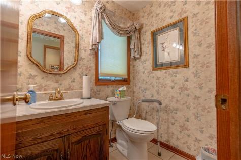 5233 Limerick Avenue NW North Canton OH 44720
