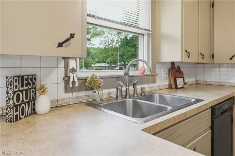 6787 Kirby Avenue NE Canton OH 44721
