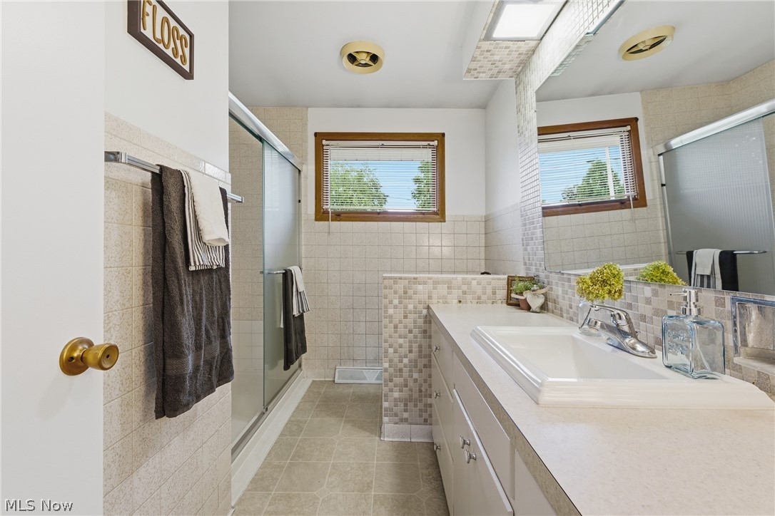 6787 Kirby Avenue NE Canton OH 44721