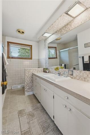 6787 Kirby Avenue NE Canton OH 44721