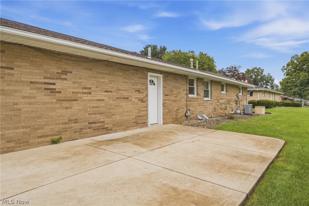 6787 Kirby Avenue NE Canton OH 44721