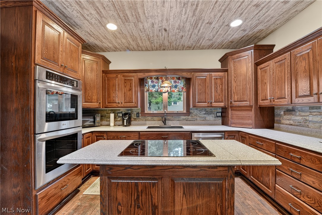 1615 W Market Street Orrville OH 44667