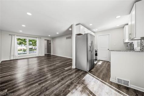 913 Glenside Road South Euclid OH 44121