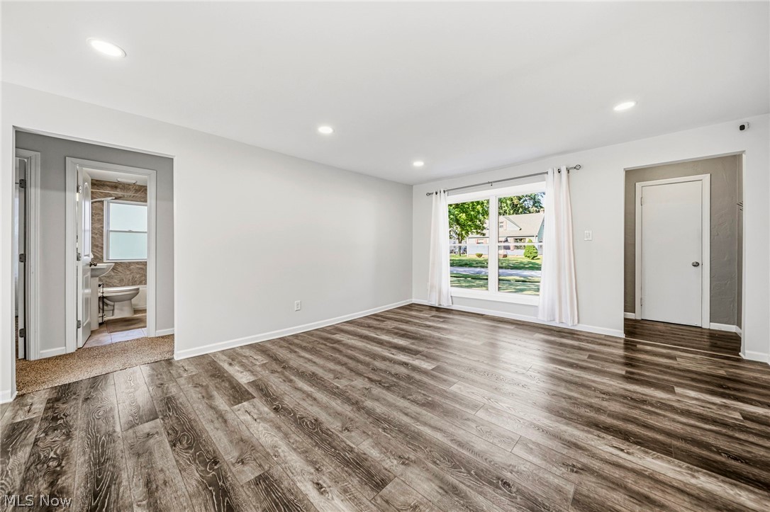 913 Glenside Road South Euclid OH 44121