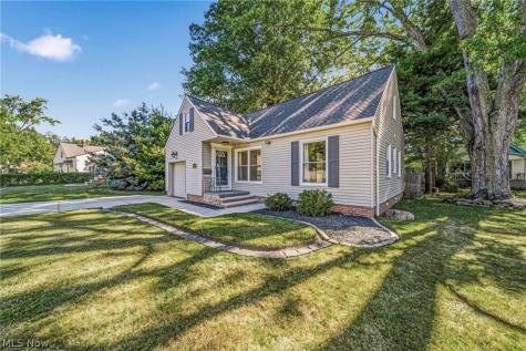 913 Glenside Road South Euclid OH 44121