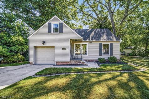 913 Glenside Road South Euclid OH 44121
