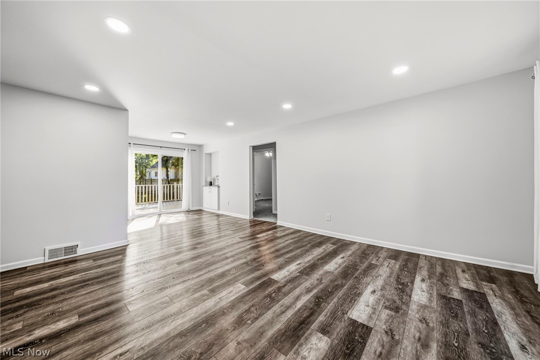913 Glenside Road South Euclid OH 44121