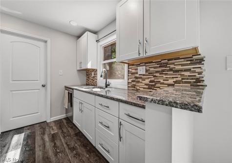 913 Glenside Road South Euclid OH 44121