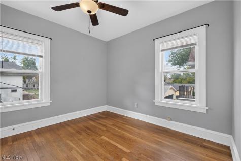 14969 Delaware Avenue Lakewood OH 44107