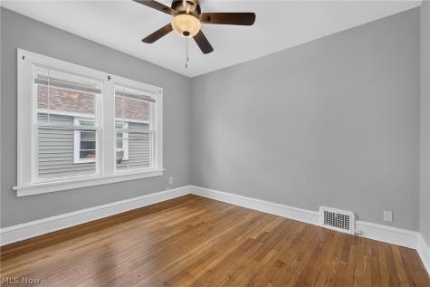 14969 Delaware Avenue Lakewood OH 44107