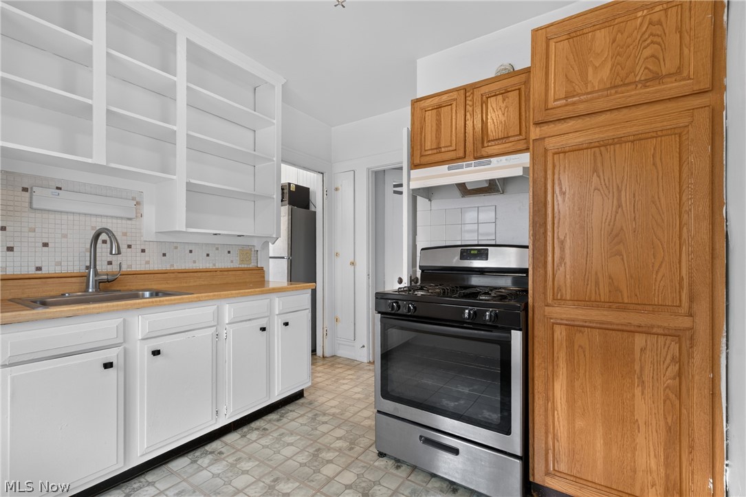 14969 Delaware Avenue Lakewood OH 44107