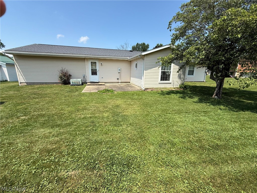 1019 Gordon Square NE Bolivar OH 44612