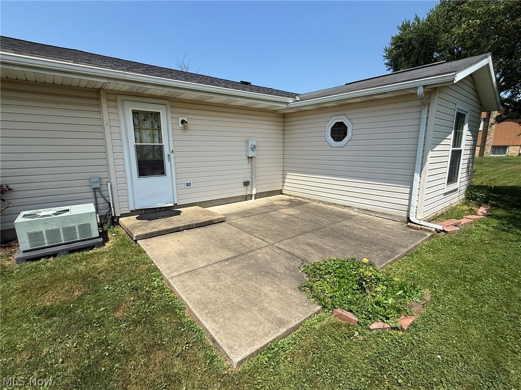 1019 Gordon Square NE Bolivar OH 44612