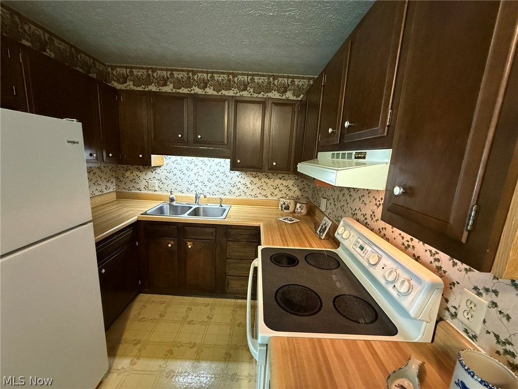 1019 Gordon Square NE Bolivar OH 44612