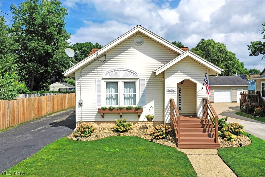 1806 Sheridan Avenue NE Warren OH 44483