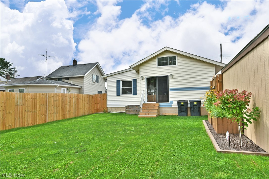 1806 Sheridan Avenue NE Warren OH 44483
