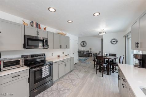 160 Stonepointe Drive Berea OH 44017