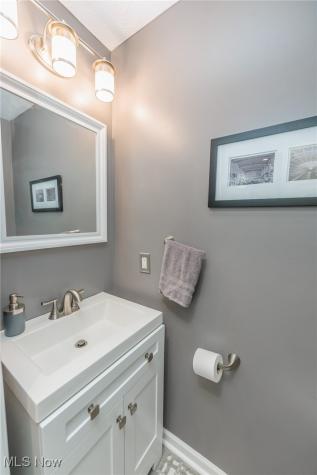 160 Stonepointe Drive Berea OH 44017