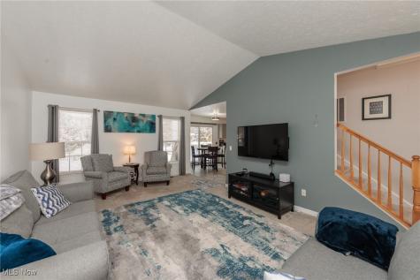 160 Stonepointe Drive Berea OH 44017