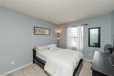 160 Stonepointe Drive Berea OH 44017