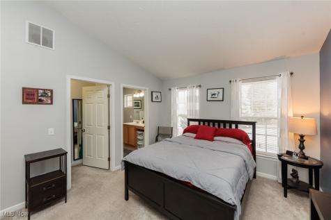 160 Stonepointe Drive Berea OH 44017