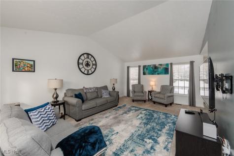 160 Stonepointe Drive Berea OH 44017