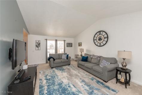 160 Stonepointe Drive Berea OH 44017