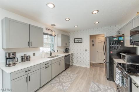 160 Stonepointe Drive Berea OH 44017