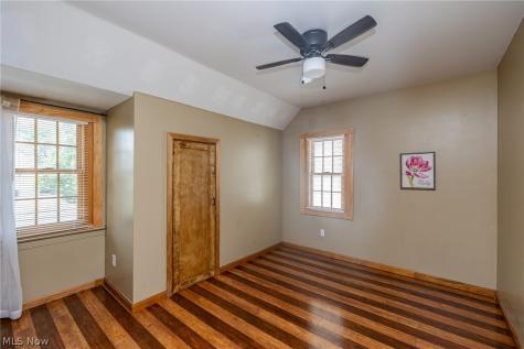 2030 W 100th Street Lakewood OH 44102
