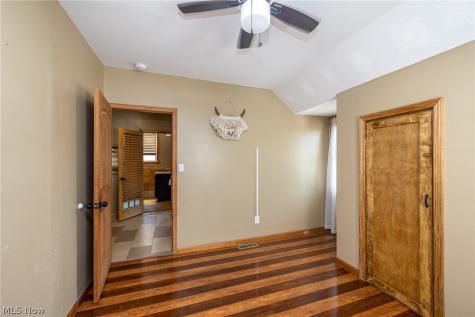 2030 W 100th Street Lakewood OH 44102