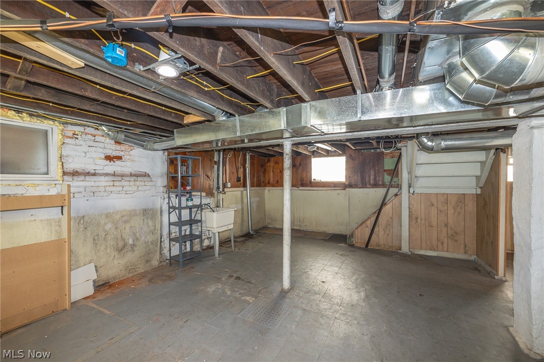 2030 W 100th Street Lakewood OH 44102