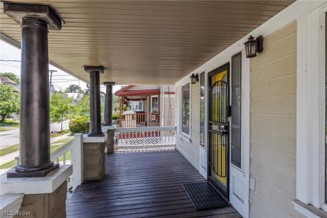 2030 W 100th Street Lakewood OH 44102