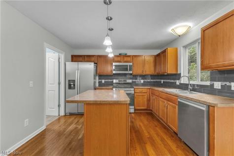9812 Seton Drive Olmsted Twp OH 44138