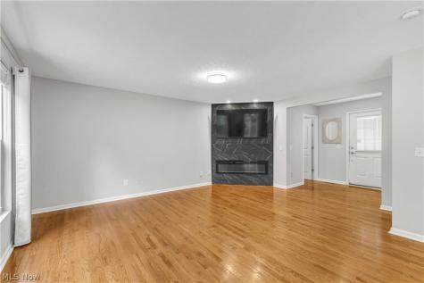 9812 Seton Drive Olmsted Twp OH 44138