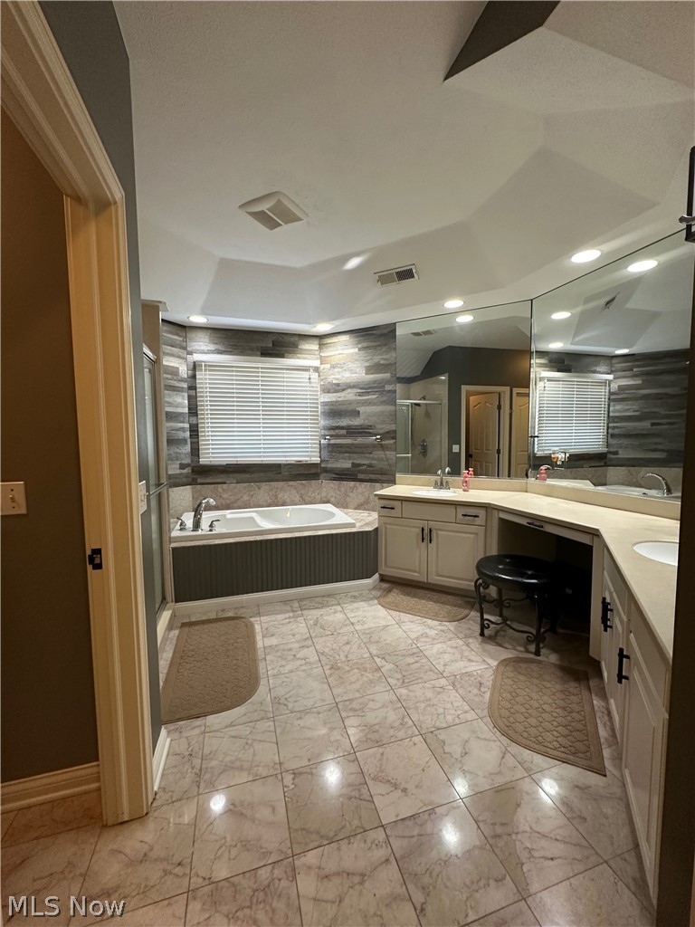 21766 Woodfield Trail Strongsville OH 44149