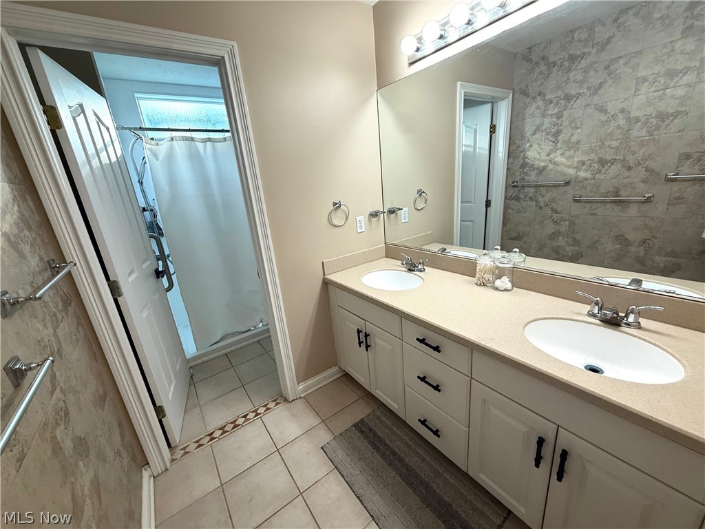 21766 Woodfield Trail Strongsville OH 44149