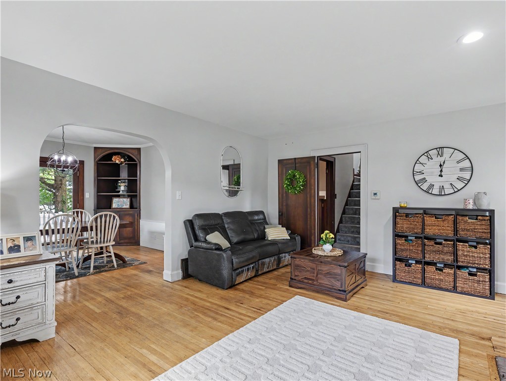 6209 Columbus Road NE Louisville OH 44641