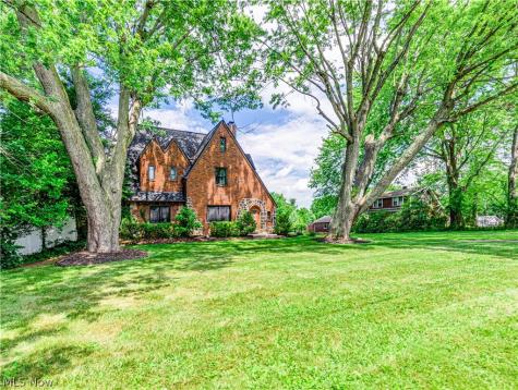 6209 Columbus Road NE Louisville OH 44641