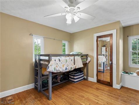 6209 Columbus Road NE Louisville OH 44641