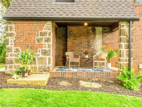 6209 Columbus Road NE Louisville OH 44641