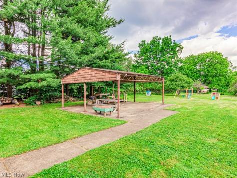 6209 Columbus Road NE Louisville OH 44641