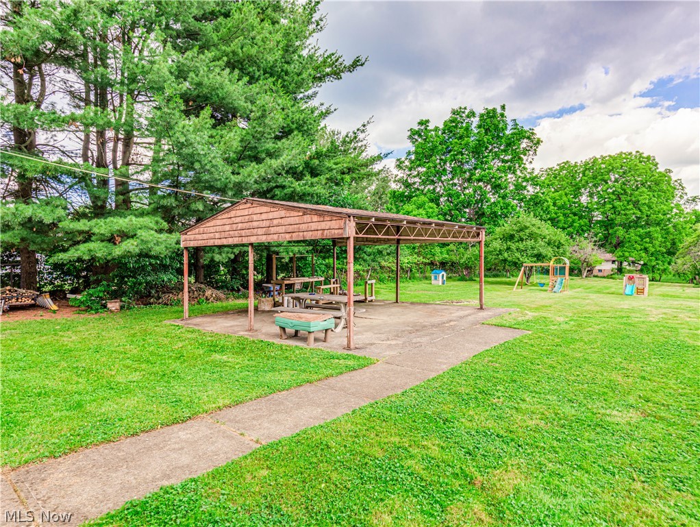 6209 Columbus Road NE Louisville OH 44641