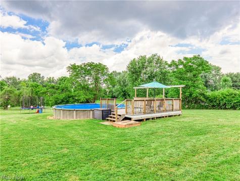 6209 Columbus Road NE Louisville OH 44641