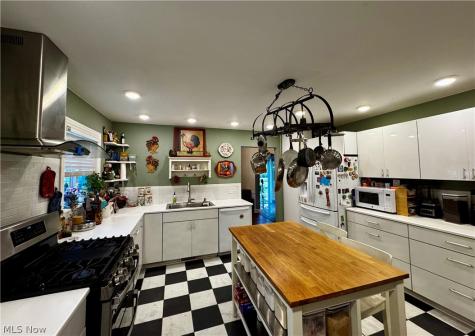 250 Malden Street Akron OH 44313