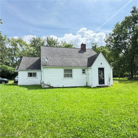 547 Ewart Road Akron OH 44312