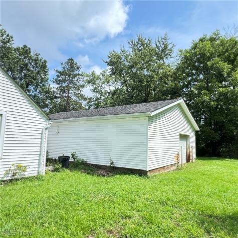 547 Ewart Road Akron OH 44312