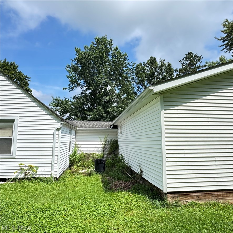 547 Ewart Road Akron OH 44312
