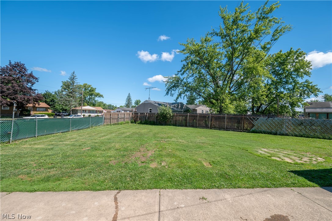 3126 Linda Drive NW Warren OH 44485