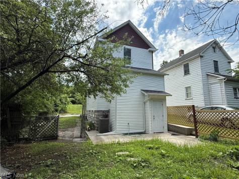1504 Manhattan Avenue Youngstown OH 44509