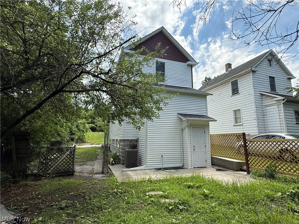 1504 Manhattan Avenue Youngstown OH 44509